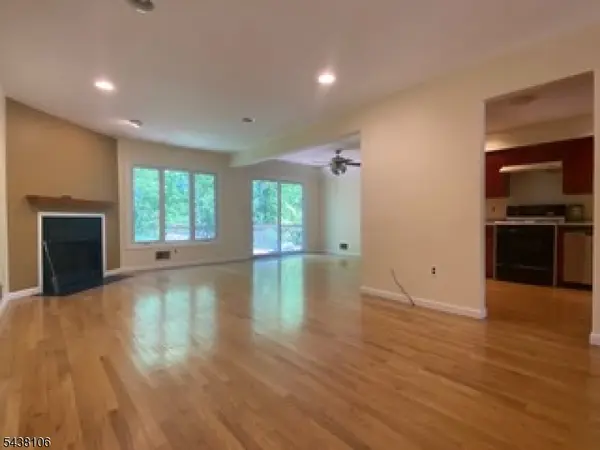 8 Stockton Ct, Parsippany-troy Hills Twp., NJ 07950