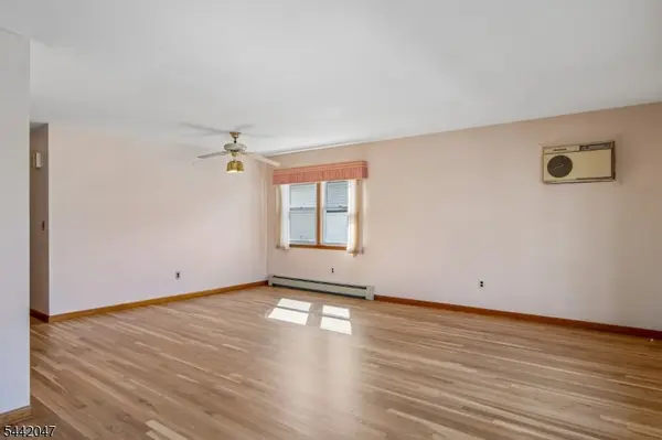 27 Crystal St, North Arlington Boro, NJ 07031
