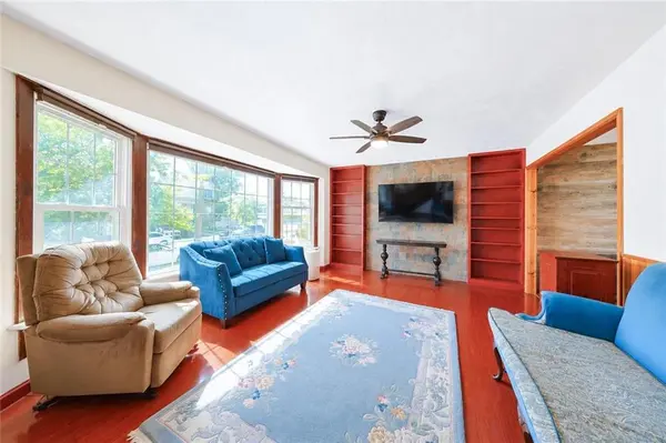 21 Lindenwood AVE, Staten Island, NY 10305