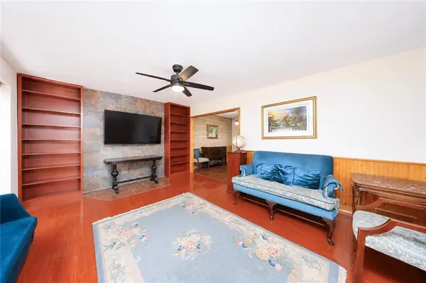 21 Lindenwood AVE, Staten Island, NY 10305