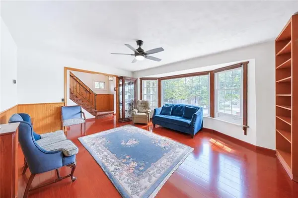 21 Lindenwood AVE, Staten Island, NY 10305