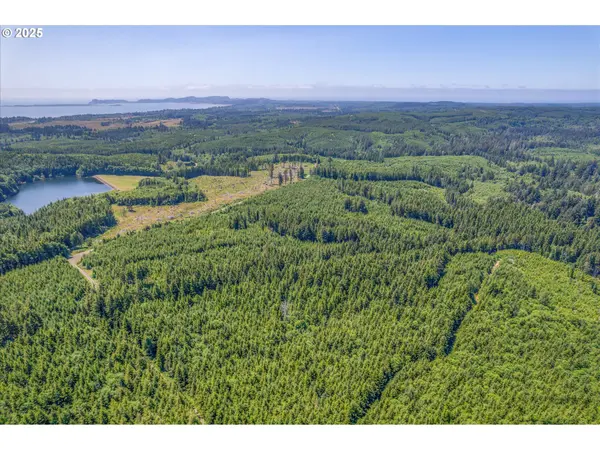 1 W Walberg RD, Chinook, WA 98614