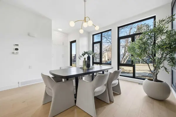 1427 26A ST SW, Calgary, AB T3C 1K9