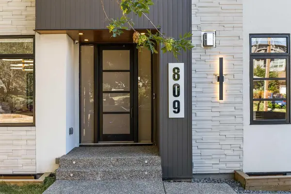 809 Drury AVE NE, Calgary, AB T2E 0M3