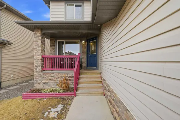 127 Kincora HTS NW, Calgary, AB T3R 1N9