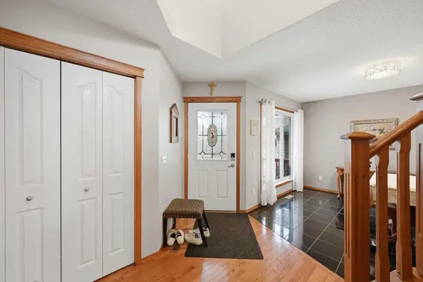 127 Kincora HTS NW, Calgary, AB T3R 1N9