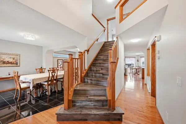 127 Kincora HTS NW, Calgary, AB T3R 1N9