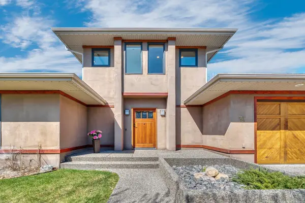 31 Ranch RD, Okotoks, AB T1S 1W8