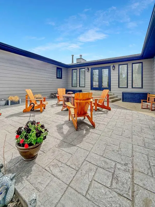 39 Ravine DR, Whitecourt, AB T7S 1H5