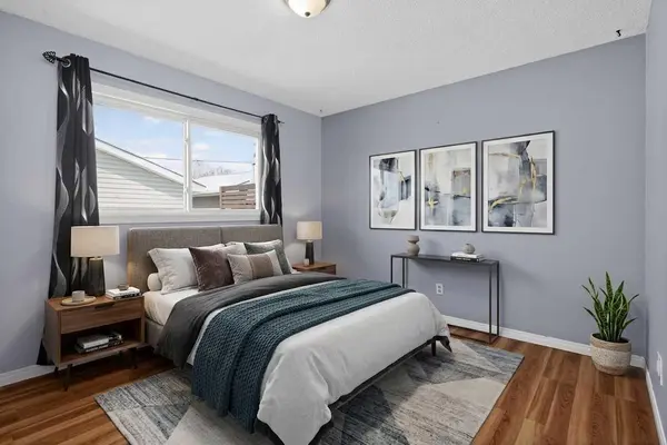 727 Macleay RD NE, Calgary, AB T2E 5Z9