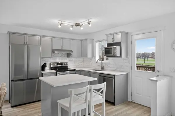 8050 Cougar Ridge AVE SW, Calgary, AB T3H 5S5