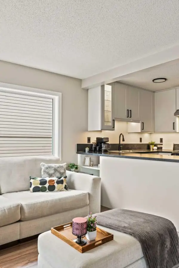 101 Country Hills Villas NW, Calgary, AB T3K4S8