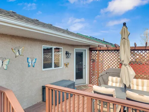 19 Heenan CRES, Sylvan Lake, AB T4S 1Y6