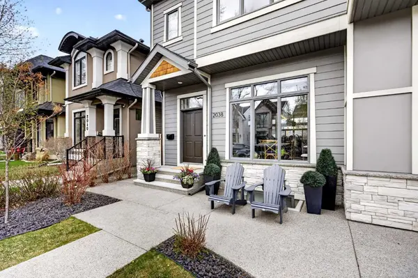 2038 48 AVE SW, Calgary, AB T2T 2T5