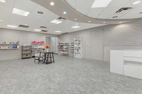 9802 97 AVE #103, Grande Prairie, AB T8V 7K2