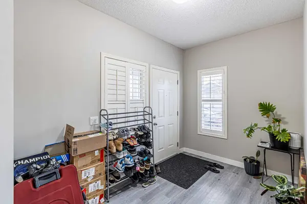 183 West Creek LNDG, Chestermere, AB T1X 1R8