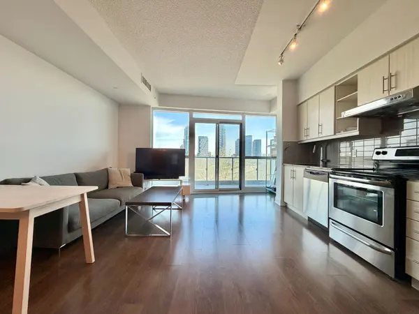 160 Vanderhoof AVE #517, Toronto C11, ON M4G 0B7