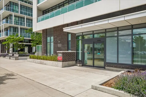 188 Fairview Mall DR #707, Toronto C15, ON M2J 4T1