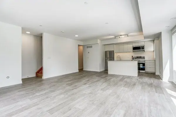 31 Farmstead RD #146, Toronto C12, ON M2L 2X2