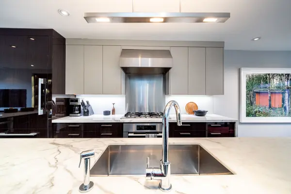 70 Summerhill GDNS, Toronto C09, ON M4T 1B4