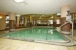 736 Bay ST #2707, Toronto C01, ON M5G 2M4