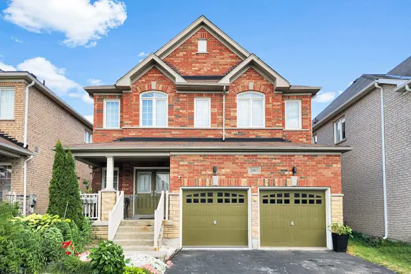 2003 Queensbury DR, Oshawa, ON L1K 0S1