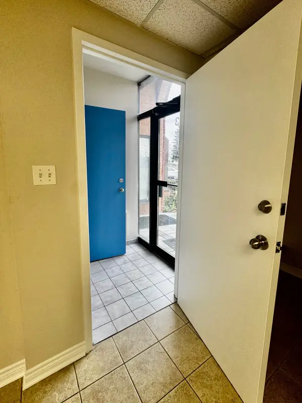 400 Creditstone RD W #3A, Vaughan, ON L4K 3Z3