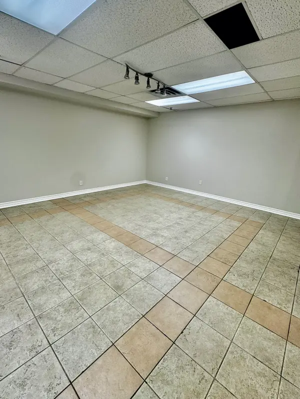 400 Creditstone RD W #3A, Vaughan, ON L4K 3Z3
