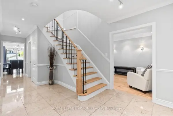 91 Princeton Gate, Vaughan, ON L6A 2S7