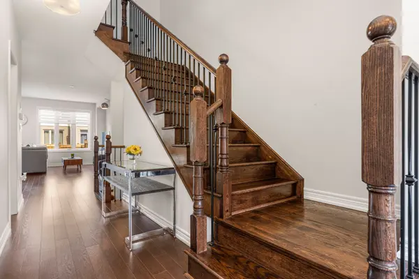 44 Clifford CRES, New Tecumseth, ON L0G 1W0