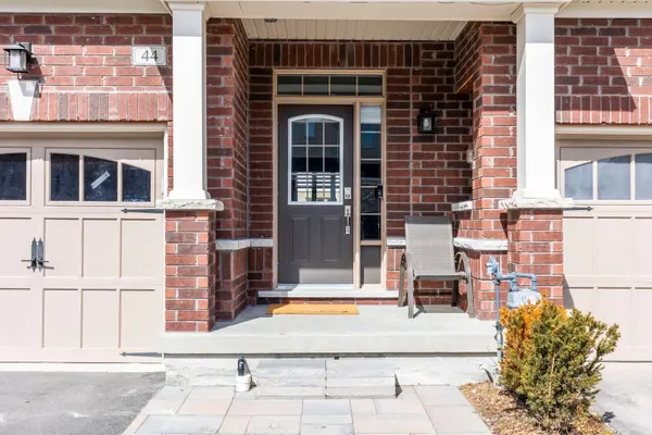 44 Clifford CRES, New Tecumseth, ON L0G 1W0