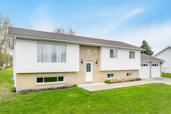 10 Surrey LN, Clearview, ON L0M 1N0