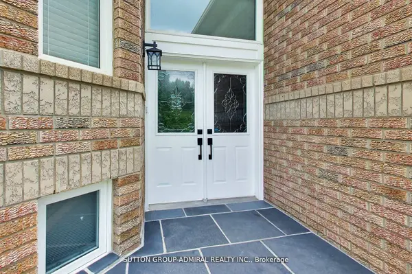 11 Club CT, Wasaga Beach, ON L9Z 1J8