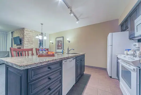 90 Highland DR #2208, Oro-medonte, ON L0L 2L0