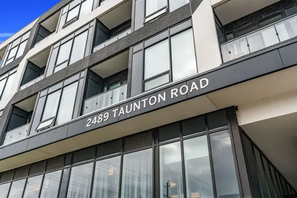 2489 Taunton RD #916, Oakville, ON L6H 3R9