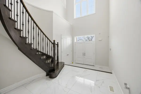22 Tamworth CT, Brampton, ON L6Y 4S4