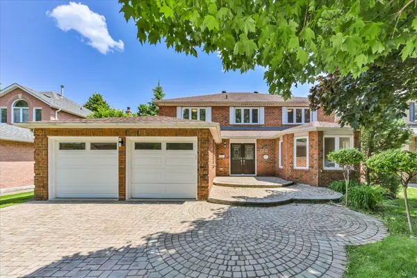 2216 Dunvegan AVE, Oakville, ON L6J 6P7