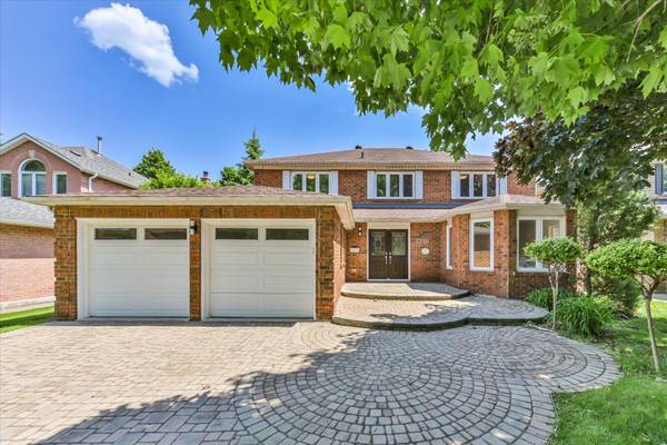 2216 Dunvegan AVE, Oakville, ON L6J 6P7