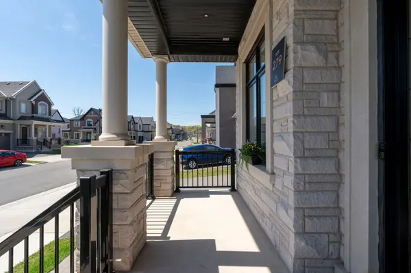 2373 Edward Leaver TRL, Oakville, ON L6M 5M7