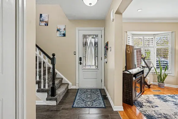 2122 Hunt CRES, Burlington, ON L7M 2P3