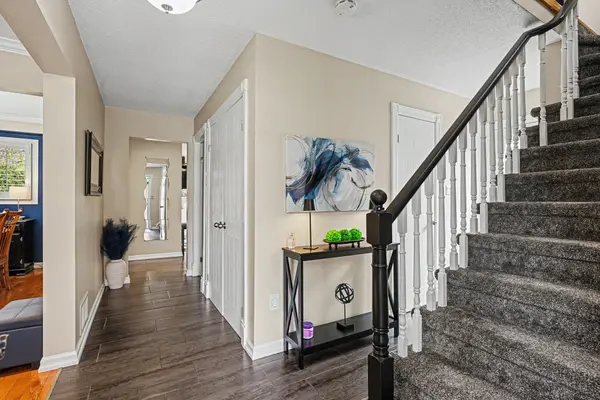 2122 Hunt CRES, Burlington, ON L7M 2P3