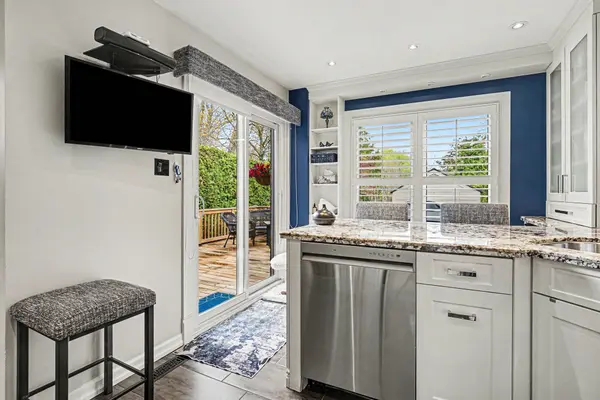 2122 Hunt CRES, Burlington, ON L7M 2P3