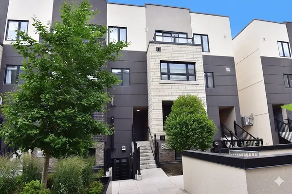 1135 COOKE BLVD #112, Burlington, ON L7T 4A8