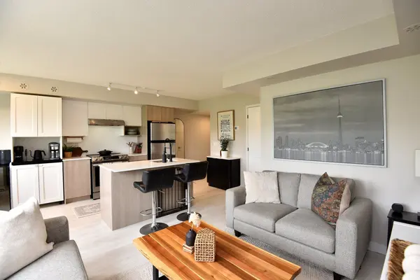 1135 COOKE BLVD #112, Burlington, ON L7T 4A8