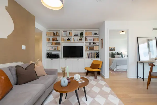 816 Lansdowne AVE #1309, Toronto W02, ON M6H 4K6