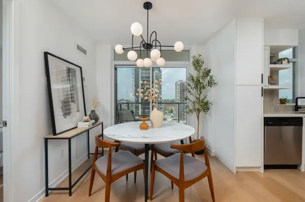 816 Lansdowne AVE #1309, Toronto W02, ON M6H 4K6