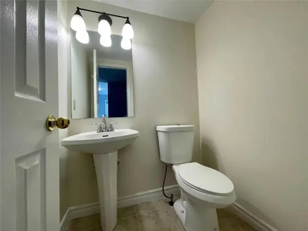 2275 Credit Valley RD #100, Mississauga, ON L5M 4N9