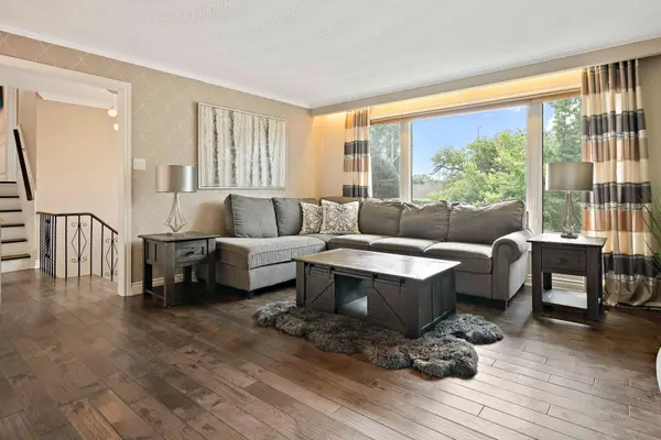 1563 Brentano BLVD, Mississauga, ON L4X 1A5