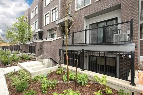 66 Longbranch AVE #17, Toronto W06, ON M8W 3J4