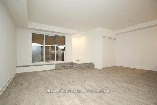 66 Longbranch AVE #17, Toronto W06, ON M8W 3J4